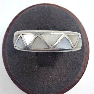 VTG Solid Sterling Silver 925 Mother of Pearl Triangle Inlay Ring Size 13.25